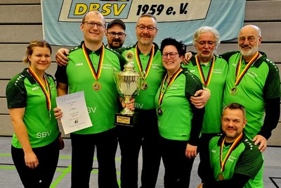 Der erfolgreiche Team Sachsen mit den Plauenern Florian Künzel (Zweiter von links), Mario Gloeden (Vierter von links) und Sandra Kunz (rechts daneben).