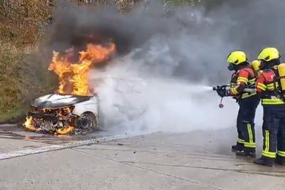 Am Vormittag des Buß- und Bettages brannte auf der A4 zwischen den Anschlussstellen Chemnitz Ost und Glösa ein Skoda komplett aus.