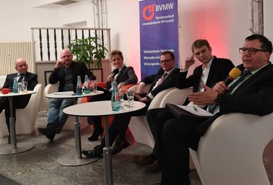 Die Talkrunde. Von links: Karsten Teubner (AfD), Sören Wittig (SPD), Moderatorin Uta Georgi, Alexander Krauß (CDU), Sebastian Walter (Bündnis 90/Die Grünen) und Klaus Tischendorf (Die Linke).