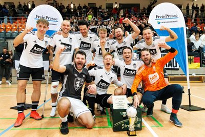 Im Januar schnappte sich der SC Syrau mit einem 7:0-Endspielsieg gegen Überraschungsfinalist SG Jößnitz den Titel beim Turnier um den Hallenpokal der „Freien Presse“.