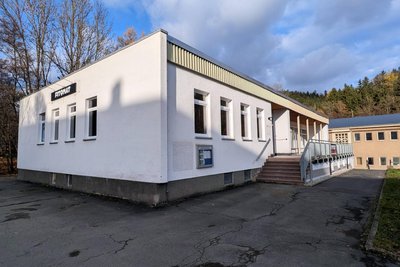 Die ehemalige Sportgaststätte am Scharfensteiner Sportplatz steht seit etwa drei Jahren leer.