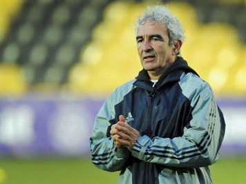 Raymond Domenech giftet gegen Ribery & Co