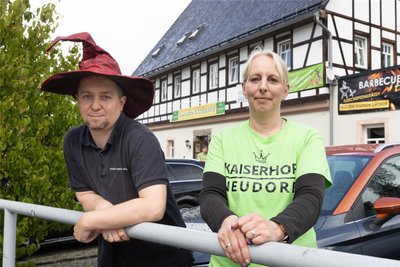 Die Betreiber Ronny und Tina Lauterbach sind selbst große Rätselfans. Das Ehepaar hat europaweit schon mehr als 50 Escape-Rooms aufgesucht.