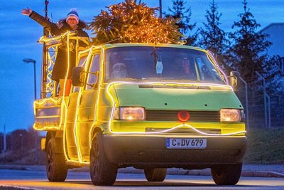 So sieht es aus, das bei vielen Menschen mittlerweile bekannte und beliebte Weihnachtsmobil. DJ Erzbeat alias Martin Naumann: "Es sollte zur Tradition werden, doch nun wird es verboten." 
