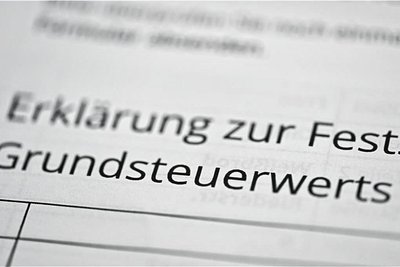 Für Hunderttausende Immobilien in Sachsen steht die Grundsteuererklärung noch aus. Deren Eigentümer müssen jetzt mit Konsequenzen rechnen. Foto: 