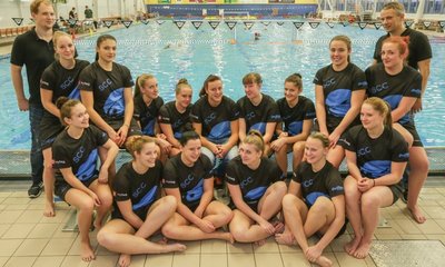 Trainer Sven Schulz (rechts) betreut die Wasserballerinnen des SC Chemnitz seit 2011. In der Bundesliga spielt das Team seit 2004.