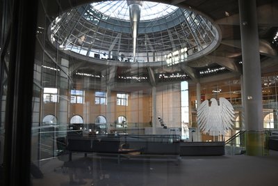 Im Deutschen Bundestag erhielt das Gesetzespaket von CDU, CSU, SPD und Grünen am Dienstag die notwendige Zwei-Drittel-Mehrheit.