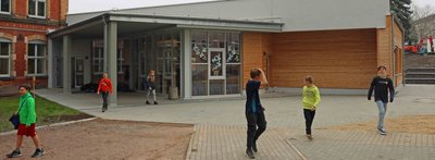 Der Verbindungsbau zwischen Haupthaus und der Turnhalle des Werdauer Gymnasiums. 