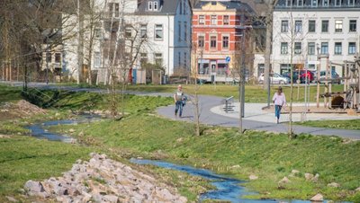 Das Mühlbachtal ist einer der beiden Erlebnisbereiche der Gartenschau. Die Frankenberger haben die Oase gern angenommen. Von den Zeichen früherer Überschwemmungen ist nichts geblieben. 