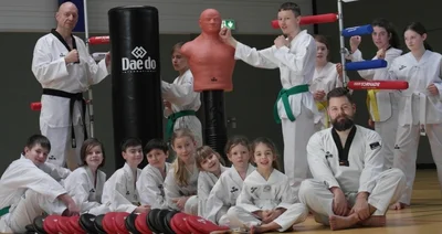 Taekwondo-Trainer René Vanca freute sich nicht nur über erfolgreiche Prüflinge, sondern auch über neue Gesichter im Verein. 
