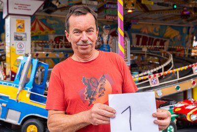 Stefan Hilscher aus Annaberg-Buchholz war mit seiner Frau und einem Enkel da. Der Kät gibt er die Note 1. Der 60-Jährige besucht das Volksfest jedes Jahr.