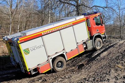Der neue Rüstwagen wurde in den ersten Tagen schon getestet. Abgeholt wurde er bei der Landesfeuerwehrschule in Nardt bei Hoyerswerda. 
