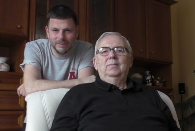 Opa Klaus und Ron Schindler alias DJ Ron.