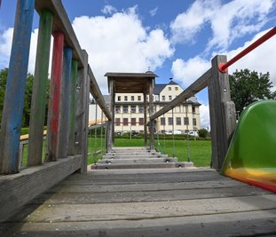 Wieder war die Sanierung des Spielplatzes in Köthensdorf ein Thema im Gemeinderat. Sollten Fördermittel fließen, könnte die Erneuerung nun im nächsten Jahr in Angriff genommen werden. 