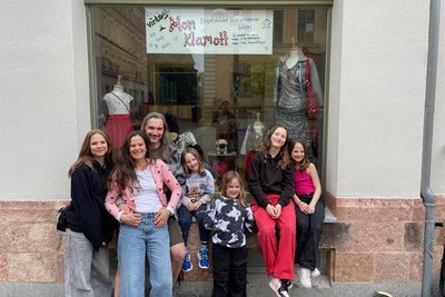 Susan Richter betreibt den Laden „Mon Klamott“ am Brühl gemeinsam mit ihrer ganzen Familie.