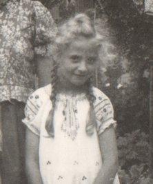 Gertraude Hurnik, die als Kind Gertraude Schürmann hieß.