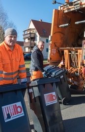 Für die Leerung von Restmülltonnen müssen die Mittelsachsen im kommenden Jahr mehr Abfallentsorgungsgebühren zahlen. Dennoch liegt der Landkreis nach Angaben des Entsorgungsbetriebs immer noch unter dem Landesdurchschnitt bei der Abfallgebührenbelastung. 