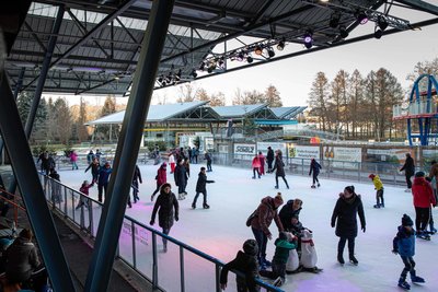 Die Eisbahn im Freibad Elstergarten war auch in dieser Saison ein Besuchermagnet.
