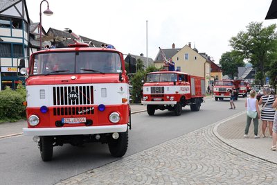 Zahlreiche IFA W50 Fahrzeuge waren beim Festumzug dabei.