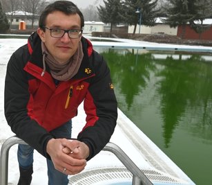 Casten Dietzsch hat das Lugauer Stadtbad mit seiner Firma BBE Badbetreiber Erzgebirge UG erst Anfang 2021 übernommen. 