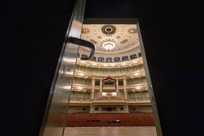 Gegen den Leerstand: Auch Vertreter der Semperoper (Foto), des Staatsschauspiels, der Philharmonie und der Musikfestspiele in Dresden haben einen offenen Brief mit der Forderung nach langfristigen Perspektiven unterschrieben. 