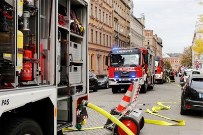 Am Donnerstagmittag gegen 13 Uhr rückte die Feuerwehr an die Reinhardtstraße aus.