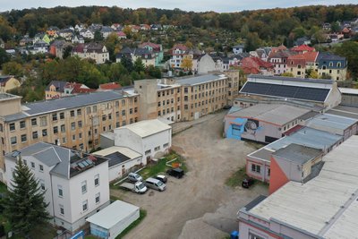 Blick auf das Areal der einstigen Textilfabrik, wo die Zurkraft-Studios zu finden sind.