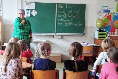 Die Klassen eins und zwei unterrichtet hier Petra Weise. 