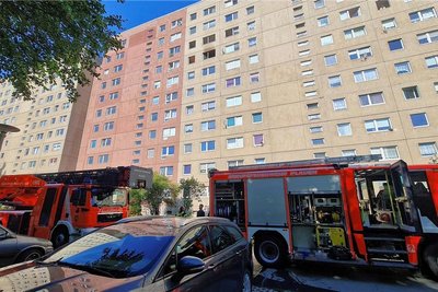 Küchenbrand in der Plauener Gelbkestraße. Berufsfeuerwehr und Freiwillige Feuerwehr rückten am Montag aus.