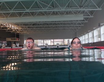 Das Wasser in der Zwickauer Glück-Auf-Schwimmhalle wird auch weiterhin auf 28 Grad Celsius angewärmt. 