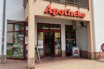 Ebenfalls am Mittwoch geschlossen: die Merkur-Apotheke.