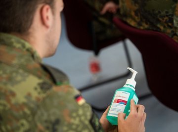 Im Landratsamt in Mittelsachsen ist wegen der Coronapandemie wieder die Bundeswehr im Einsatz.
