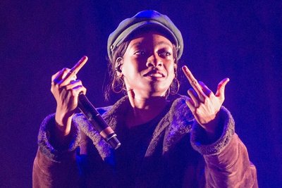 Wir sind hier: Die britische Rapperin Little Simz.