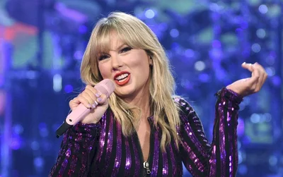 Taylor Swift belegt erste zehn Plätze der aktuellen US-Charts.