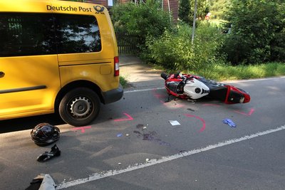 Bei einem Unfall auf der S 207 bei Neuhausen ist am Donnerstag ein Biker schwer verletzt worden.