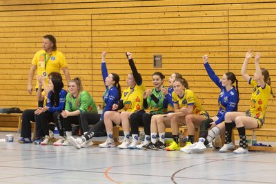 So oft wie diesmal hat die HSV-Bank wohl noch die die Hände zum Jubeln nach oben gerissen.