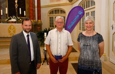 Die heutige Geschäftsführung mit Andreas Seidel (li.) und Gabriele Floßmann sowie der frühere Geschäftsführer Peter Sellien.