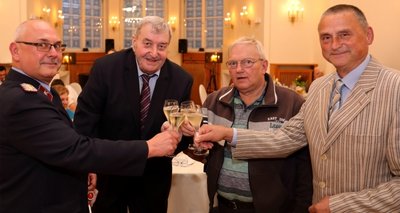 Lutz Lorenz, Christian Bönhoff, Peter Friese und Reinhardt Pester (v. l.) erhielten nun die Ehrennadel "Schwarzenberger Edelweiß" 2020. 