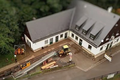 Schöne Ansichten, gespickt mit Alltagsszenen wie hier vom Baugeschehen am Röhlingstolln, machen den Kurzfilm besonders. 