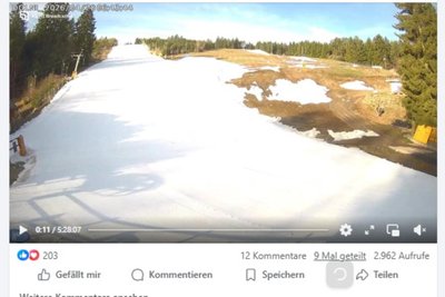 Skifahren im Erzgebirge? Hier ist das noch möglich, wie Aufnahmen einer Webcam bei Facebook zeigen.