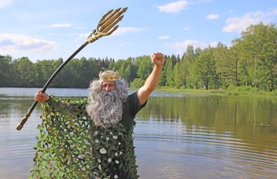 Neptun lädt für den 4. Juni zum Fest "100 Jahre Waldbad Großer Teich" in Freiberg ein. 