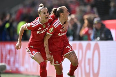 Kapitänin Giulia Gwinn (l) und Elfer-Torschützin Georgia Stanway sind nur zwei von etlichen Bayern-Stars.