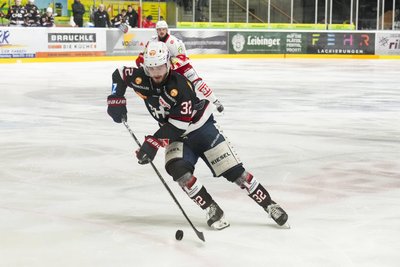 Das Foto vom Januar zeigt Ralf Rollinger im Heimspiel der Ravensburg Towerstars gegen die Eispiraten Crimmitschau.