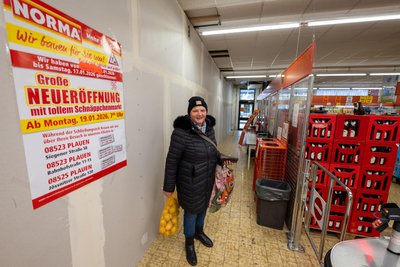 Im Norma-Markt an der Lessingstraße kündigt sich bereits die große Neueröffnung an. Derzeit laufen noch Bauarbeiten.