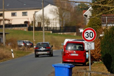 In Teilen der Ortsmitte gilt neuerdings Tempo 30 – zumindest zeitweise.