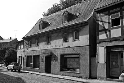 Im Café Central sorgten die jungen französischen Urlauber im Sommer 1969 mit einer unerwarteten Aktion für Aufmerksamkeit.