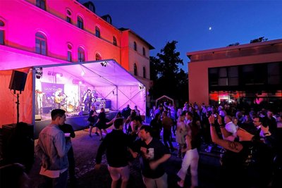 Zur Whiskynacht am Lichtensteiner Palais sorgen wieder die „Sandsacks“ für Stimmung.