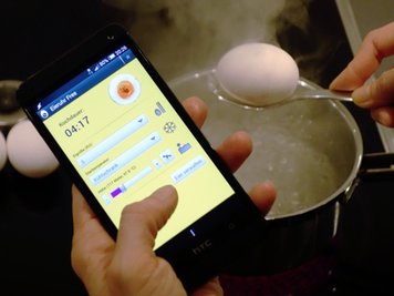 Je nach Größe des Eis und der Ausgangstemperatur, verbunden mit dem gewünschten Endzustand ermittelt die Eieruhr-App die genaue Kochzeit.
