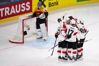 1:6-Debakel gegen Schweiz: Eishockey-Team wie ein Absteiger - Die Schweiz jubelt über Kantersieg gegen Deutschland.