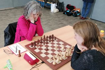 1. Schach-Bundesliga: Rodewisch hofft weiter auf Bronze - Hana Kubikova (links) steuerte in Löberitz eineinhalb Punkte zum Ergebnis der Rodewischer Schachmiezen bei.